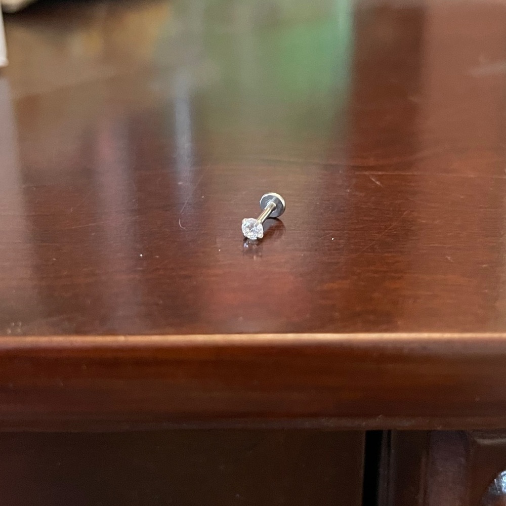 Flat back diamond stud